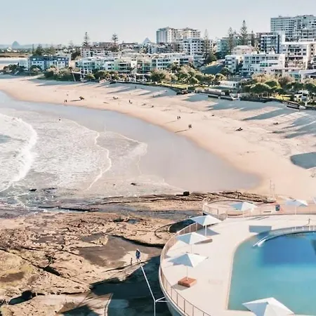 Spacious Apartment, Walk To Kings Beach Caloundra Exterior photo