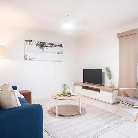 Spacious Apartment, Walk To Kings Beach Caloundra Exterior photo