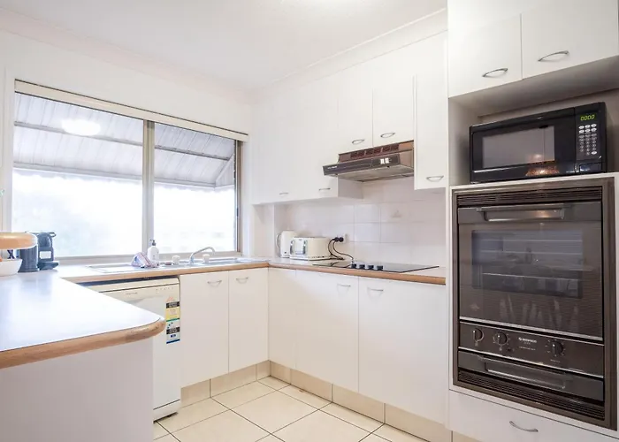 Spacious Apartment, Walk To Kings Beach