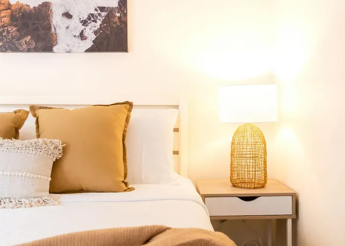 Spacious Apartment, Walk To Kings Beach